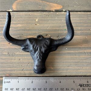 Rustic Black Bull Head Wall Hook - Home Wall Decor